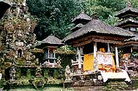 Les toits des meru d'un temple  Bali - Cliquez sur la photo pour agrandir